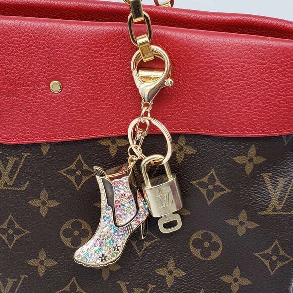 Auth Louis Vuitton Lock & Key with unbranded Bagcharm, Keycharm, Keychain - Picture 1 of 8
